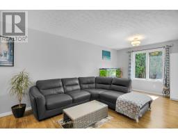 19 SOUTHCOTT COURT - 9