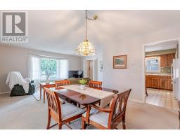 19 FARMINGTON DRIVE - 13