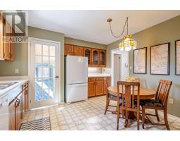19 FARMINGTON DRIVE - 17