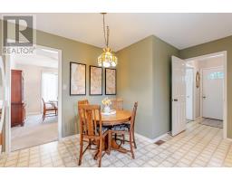 19 FARMINGTON DRIVE - 18