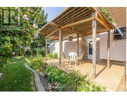 19 FARMINGTON DRIVE - 38