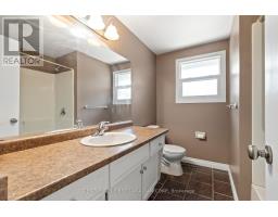 7 ROLLSCOURT GARDENS - 24