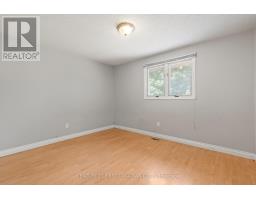 7 ROLLSCOURT GARDENS - 26
