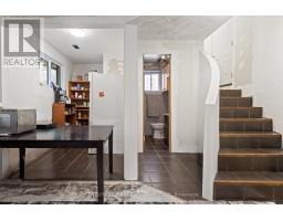 7 ROLLSCOURT GARDENS - 30