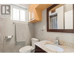 7 ROLLSCOURT GARDENS - 33