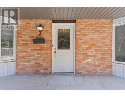 7 ROLLSCOURT GARDENS - 4