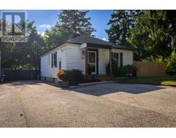 29 APELDOORN CRESCENT - 2