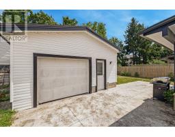 81 HIAWATHA STREET - 19