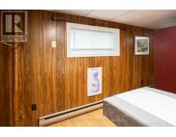 4 BURDOCK COURT - 32