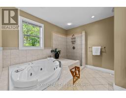17 HURON STREET N - 25