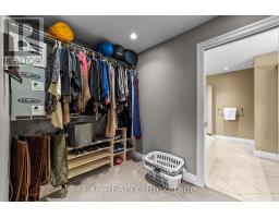 17 HURON STREET N - 26