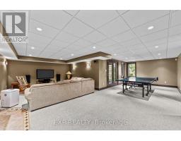 17 HURON STREET N - 32
