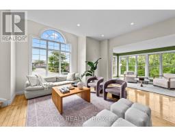 17 HURON STREET N - 4