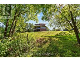 17 HURON STREET N - 43