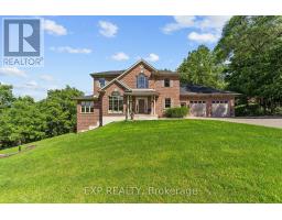 17 HURON STREET N - 49