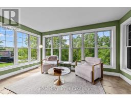 17 HURON STREET N - 8