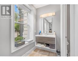 202 - 122 WORTLEY ROAD - 34