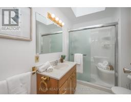 15 OAK STREET - 12