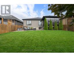 697 BARKER STREET - 12