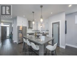 697 BARKER STREET - 24