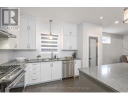 697 BARKER STREET - 26