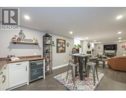 697 BARKER STREET - 34