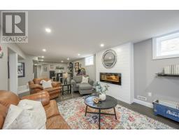 697 BARKER STREET - 38