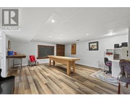 17 CLEAR VALLEY ROAD - 27