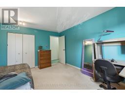 35 - 135 ANDOVER DRIVE - 14