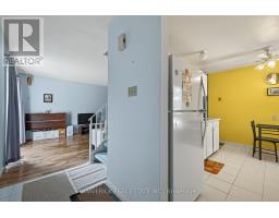 35 - 135 ANDOVER DRIVE - 9