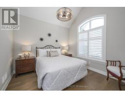31 - 2290 TORREY PINES WAY - 21