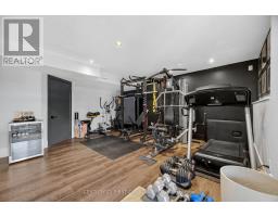 688 CLEARWATER CRESCENT - 35