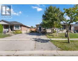 17 CARRIE CRESCENT - 1