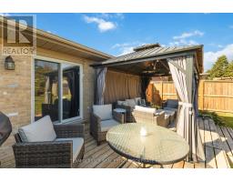 17 CARRIE CRESCENT - 12