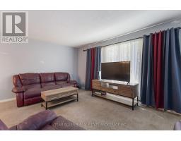 17 CARRIE CRESCENT - 22