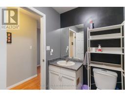 17 CARRIE CRESCENT - 35