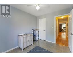 17 CARRIE CRESCENT - 38