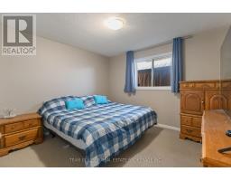 17 CARRIE CRESCENT - 39