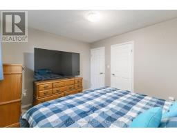 17 CARRIE CRESCENT - 40