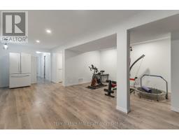 17 CARRIE CRESCENT - 42