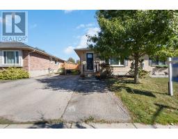 17 CARRIE CRESCENT - 43