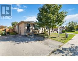 17 CARRIE CRESCENT - 46