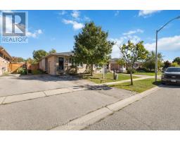 17 CARRIE CRESCENT - 47