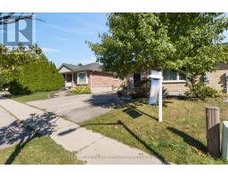 17 CARRIE CRESCENT - 48