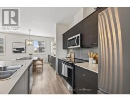 29 - 1040 CORONATION DRIVE - 14