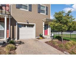 29 - 1040 CORONATION DRIVE - 3