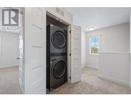 29 - 1040 CORONATION DRIVE - 34