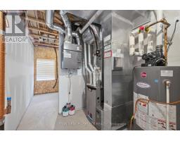 29 - 1040 CORONATION DRIVE - 35