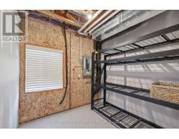 29 - 1040 CORONATION DRIVE - 36