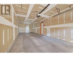 29 - 1040 CORONATION DRIVE - 37